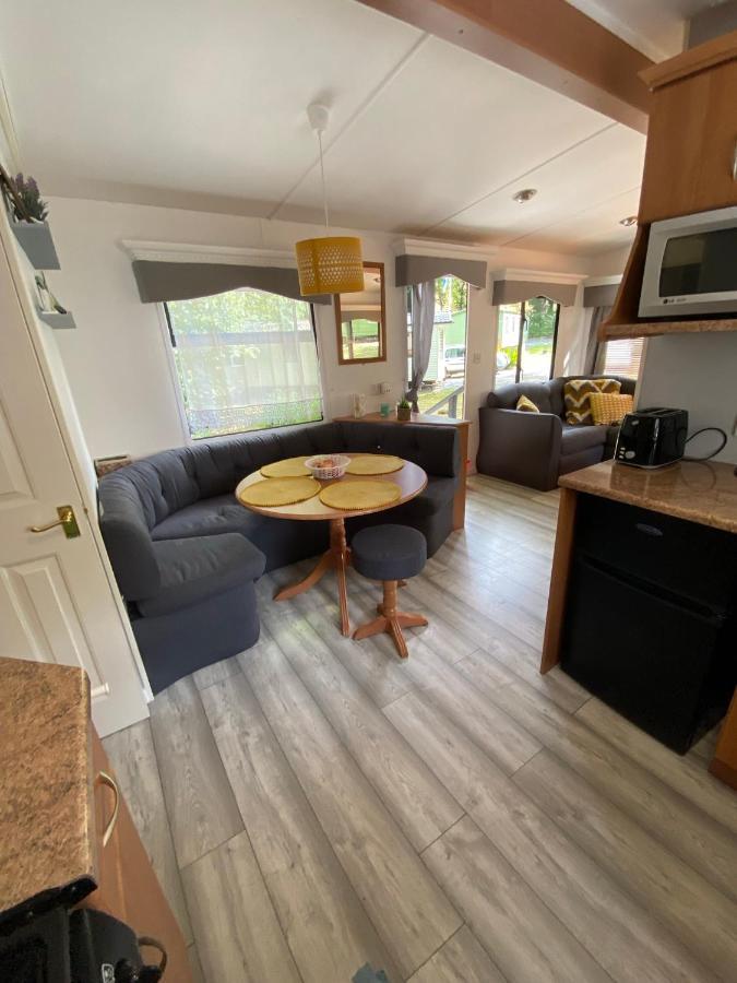 Unique Caravan With Outdoor Space Ballantrae Eksteriør bilde