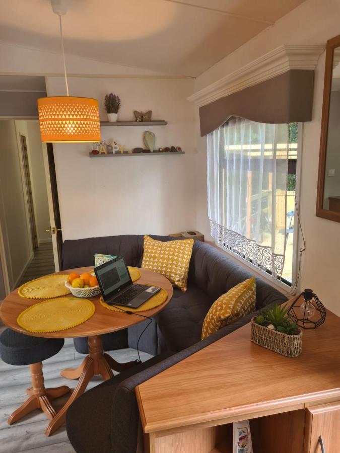 Unique Caravan With Outdoor Space Ballantrae Eksteriør bilde