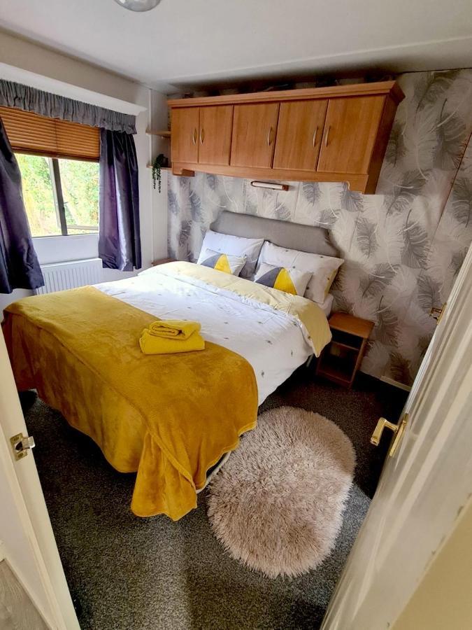 Unique Caravan With Outdoor Space Ballantrae Eksteriør bilde