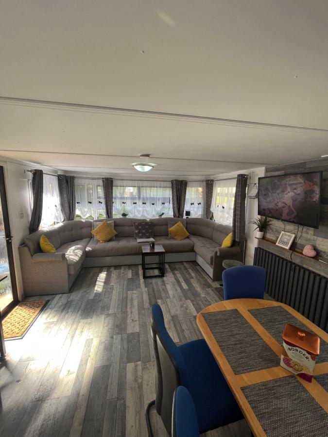 Unique Caravan With Outdoor Space Ballantrae Eksteriør bilde